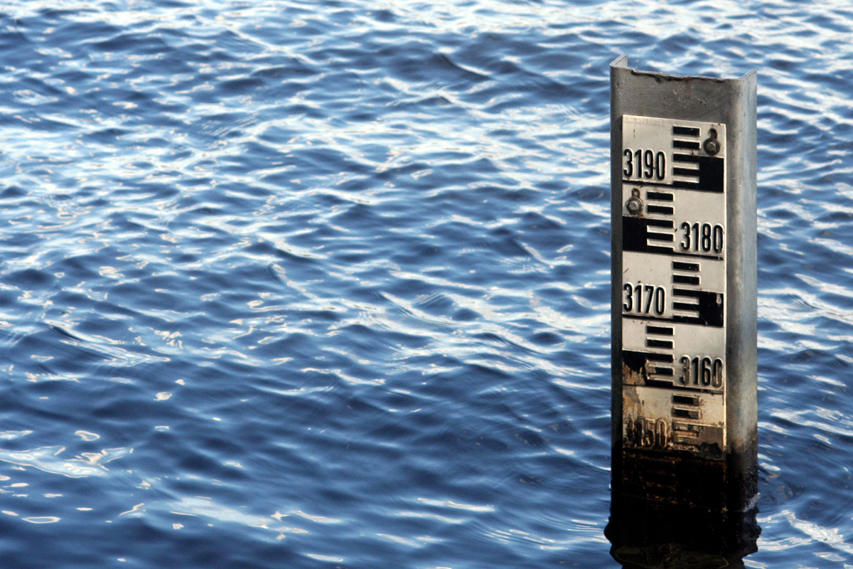 Messstange zeigt Anstieg des Meeresspiegels